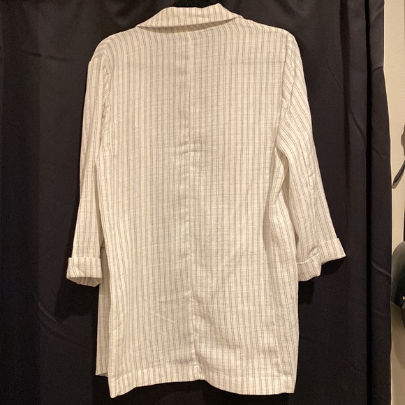 Linen blazer jacket - Picture 2 of 3